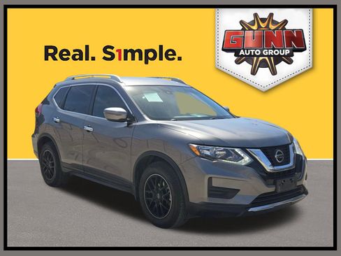 Used 2019 Nissan Rogue SV image 1