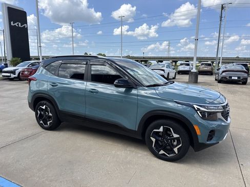 Certified 2025 Kia Seltos S FWD image 12