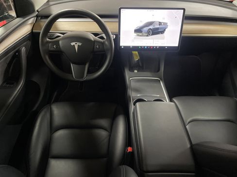 Used 2024 Tesla Model Y Long Range image 30