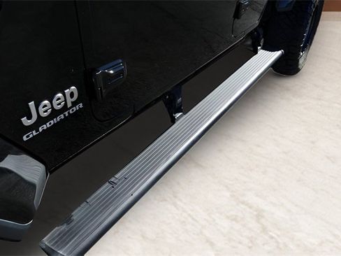 Used 2022 Jeep Gladiator Overland w/ Popular Equipment Package image 25