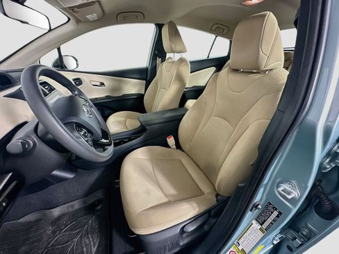 Used 2021 Toyota Prius LE FWD image 13