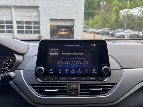 Used 2025 Nissan Altima 2.5 SR FWD image 20