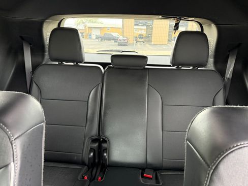 Used 2025 Buick Enclave Preferred AWD/4WD image 35