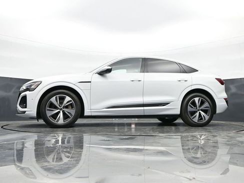 Used 2024 Audi Q8 e-tron Premium Plus w/ Premium Plus Package AWD/4WD image 38