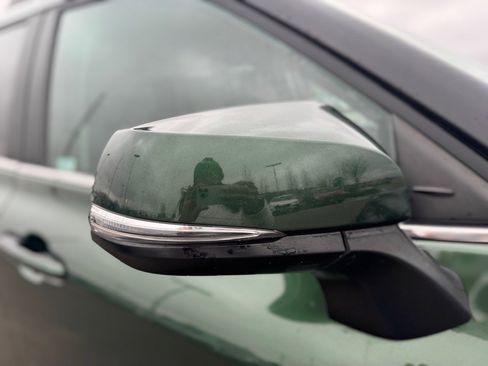 Used 2023 Toyota Highlander LE image 51