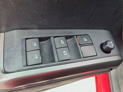 Used 2021 Toyota Tacoma TRD Off-Road w/ Technology Package AWD/4WD image 15