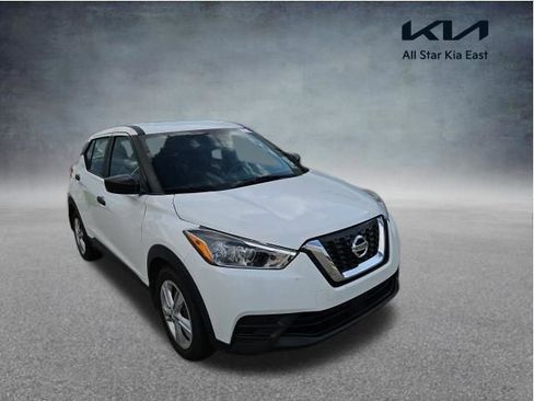 Used 2020 Nissan Kicks S FWD image 1