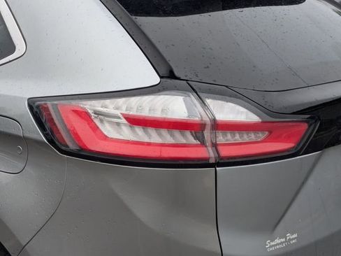 Used 2022 Ford Edge SEL image 14