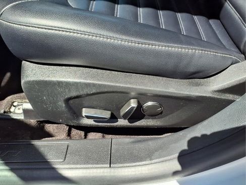 Used 2019 Ford Fusion SEL FWD image 16
