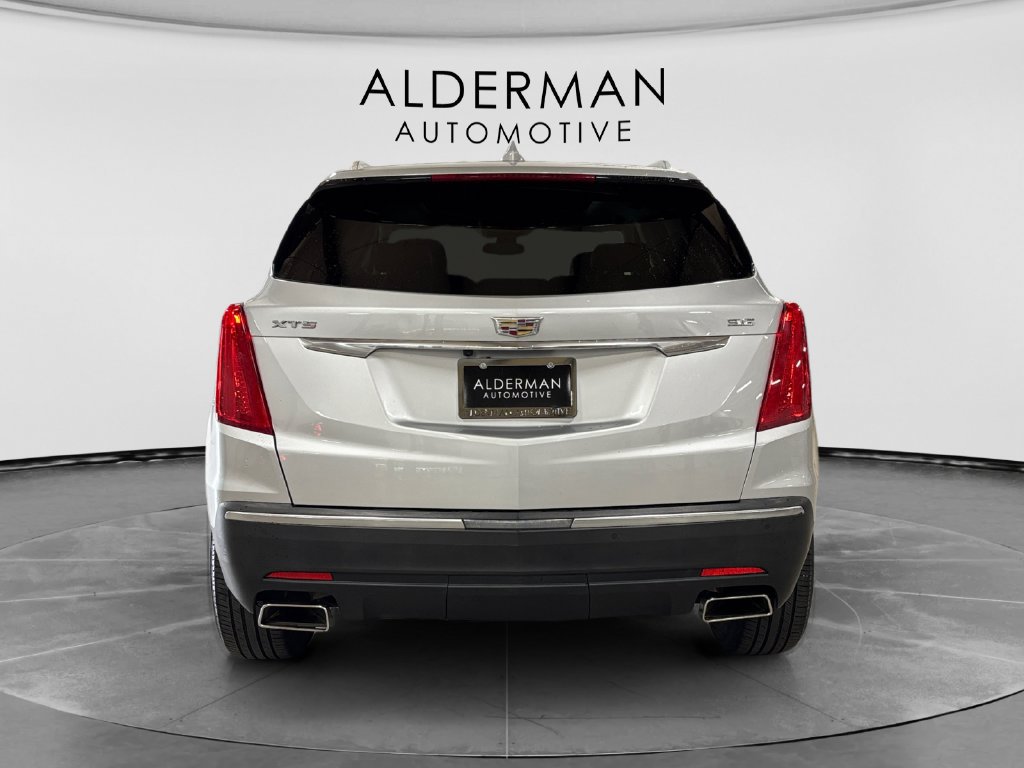 Used 2018 Cadillac XT5 Luxury w/ Driver Awareness Package FWD image 4