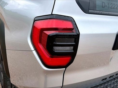 Used 2025 Toyota 4Runner TRD Off-Road AWD/4WD image 23