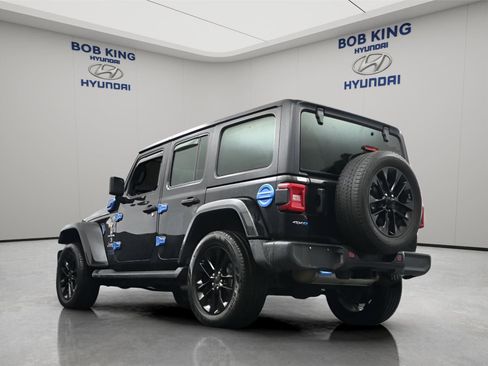 Used 2021 Jeep Wrangler Unlimited Sahara w/ Cold Weather Group image 12