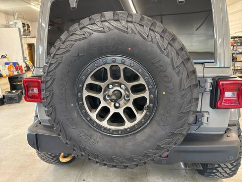 Used 2022 Jeep Wrangler Unlimited Rubicon w/ Xtreme Recon 35" Tire Package AWD/4WD image 68