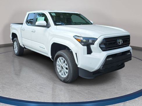 New 2026 Toyota Tacoma SR5 AWD/4WD image 3