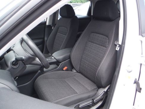 Used 2024 Honda HR-V LX image 9