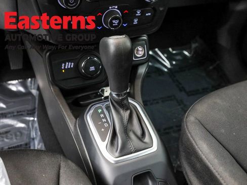 Used 2021 Jeep Renegade Latitude image 13