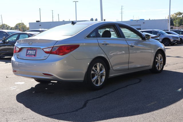 Used 2012 Hyundai Sonata Limited w/ Navigation Pkg FWD image 5