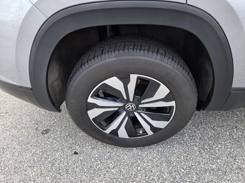 Used 2024 Volkswagen Atlas Cross Sport SE AWD/4WD image 16