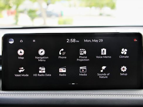 Used 2022 Genesis G70 2.0T image 29