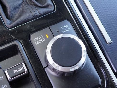 Used 2023 Toyota Tundra Platinum AWD/4WD image 42