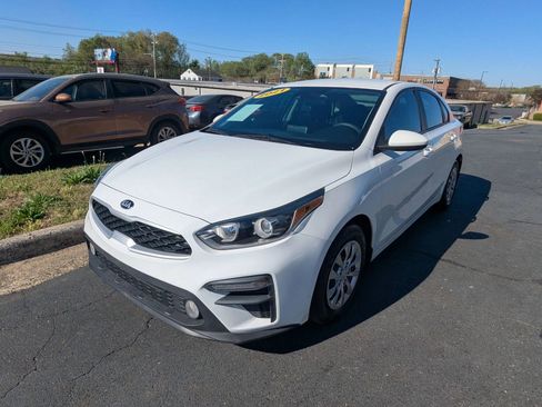 Used 2021 Kia Forte Sedan image 3