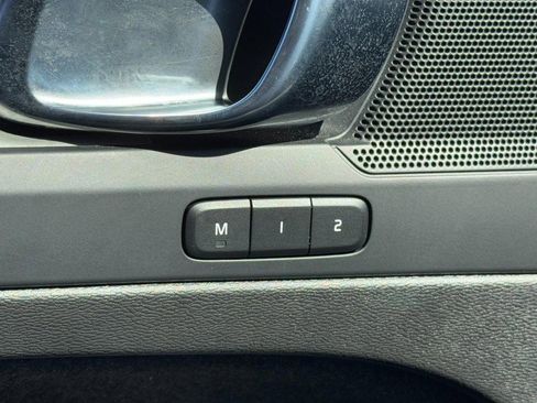 Certified 2023 Volvo XC40 B5 Plus w/ Protection Package Premier image 17