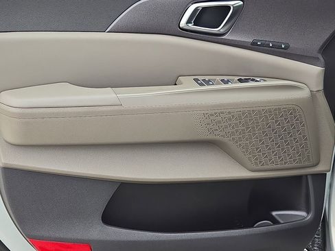 New 2026 Kia Carnival EX image 15