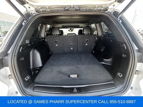 Used 2024 Jeep Grand Cherokee Altitude RWD image 23