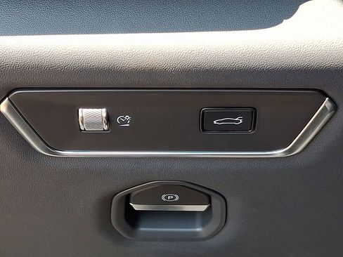 Used 2025 Lotus Emira image 25