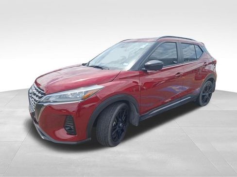 Certified 2024 Nissan Kicks SR w/ SR Premium Package FWD image 4