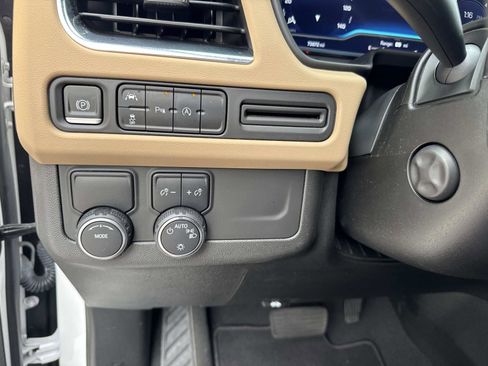Used 2023 Chevrolet Tahoe Premier RWD image 35