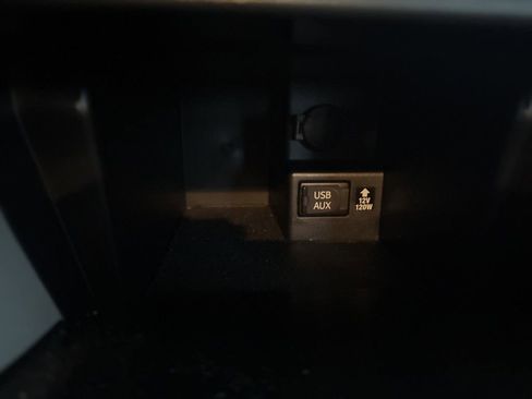 Used 2012 Toyota Camry LE image 25