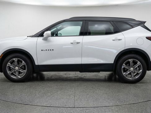 Used 2025 Chevrolet Blazer LT FWD image 5
