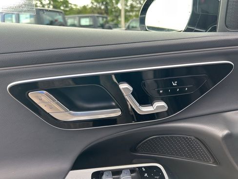 Used 2025 Mercedes-Benz E 350 Sedan image 26