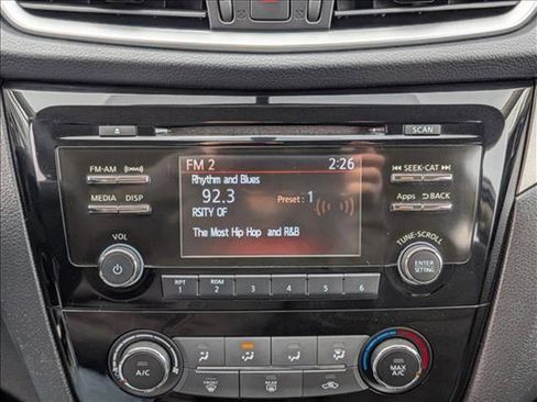 Used 2016 Nissan Rogue S image 13