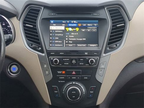 Used 2017 Hyundai Santa Fe Sport image 17