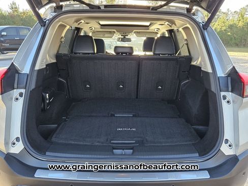 Used 2021 Nissan Rogue Platinum image 6