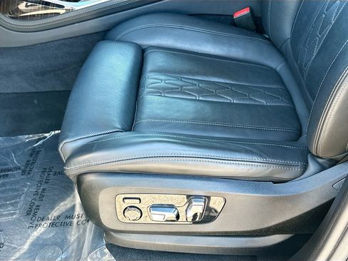 Used 2025 BMW X7 xDrive40i w/ Premium Package AWD/4WD image 16