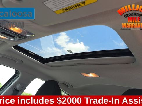Used 2025 Hyundai Elantra SEL FWD image 24