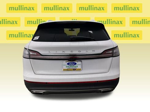 Used 2022 Lincoln Nautilus Reserve w/ Equipment Group 201A image 7