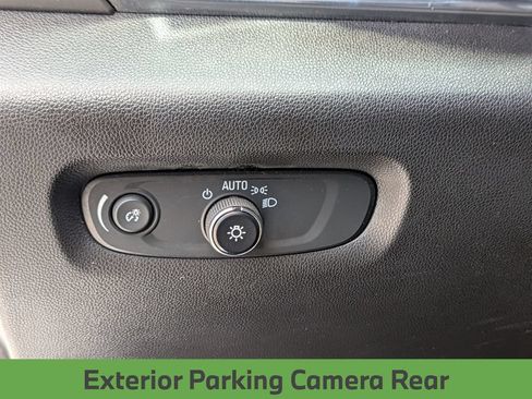 Used 2023 Chevrolet Traverse LT FWD image 19