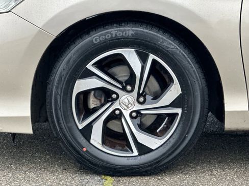 Used 2017 Honda Accord LX image 28