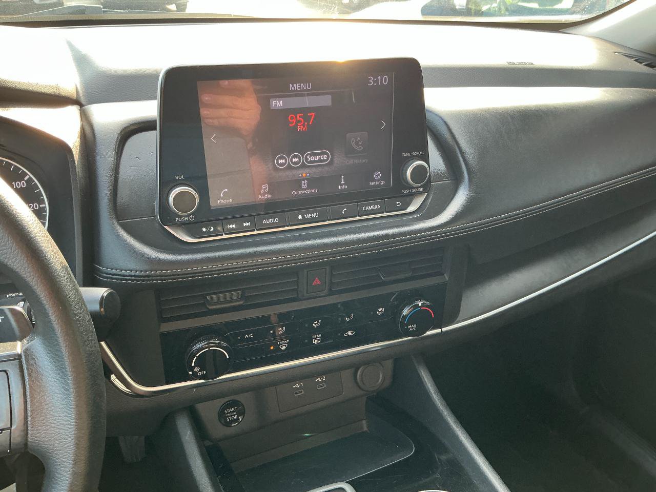 Used 2024 Nissan Rogue S AWD/4WD image 12