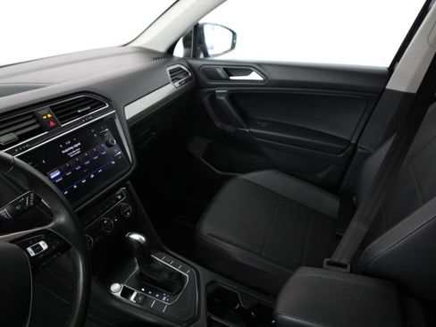 Used 2020 Volkswagen Tiguan SE FWD image 18