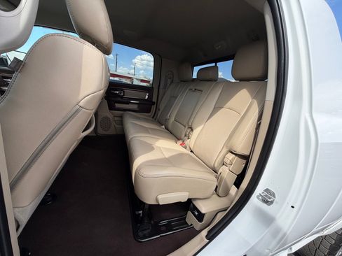 Used 2014 RAM 2500 Laramie w/ Convenience Group AWD/4WD image 9