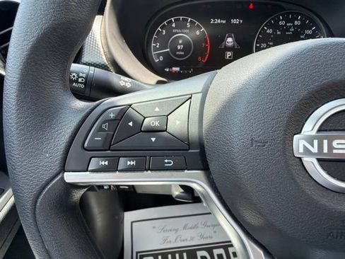 Used 2023 Nissan Kicks SV FWD image 19