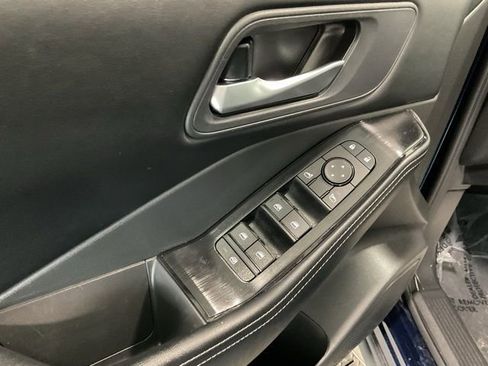 Used 2025 Nissan Rogue SV AWD/4WD image 17