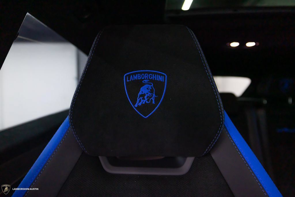 Used 2024 Lamborghini Urus Performante AWD/4WD image 49