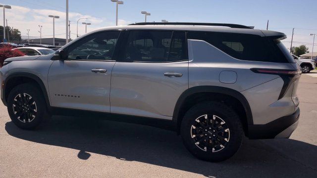Used 2025 Chevrolet Traverse Z71 AWD/4WD image 7