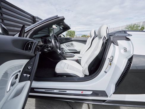 Used 2021 Audi R8 V10 performance image 65